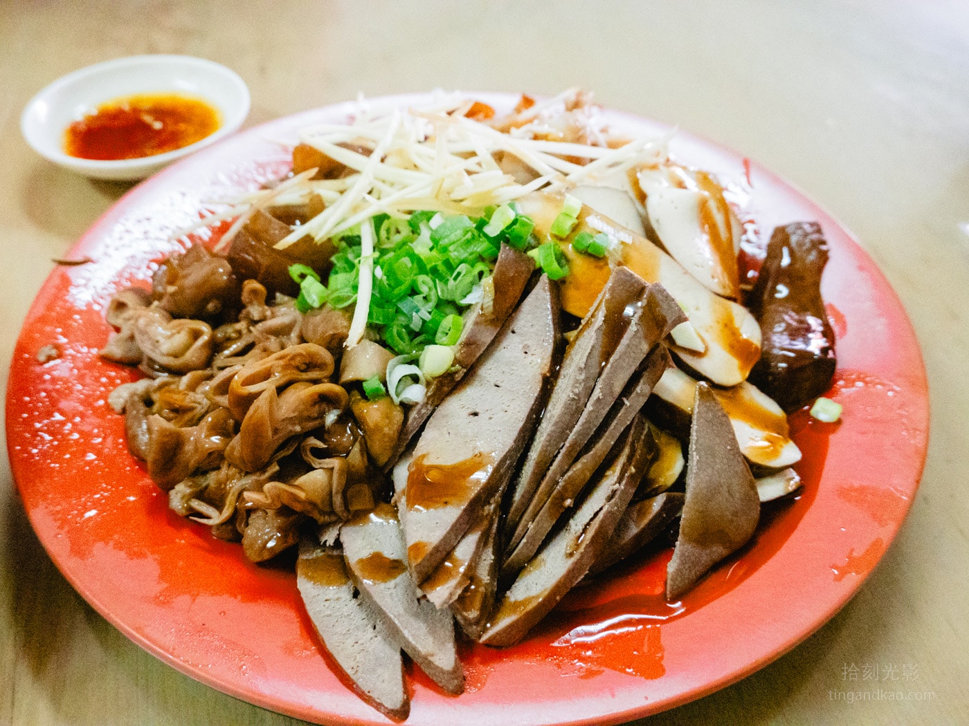 南投集集美食|在地人推薦!軍工廠旁限時阿霞牛肉麵,必吃滷味超銷魂 - 第8張圖
