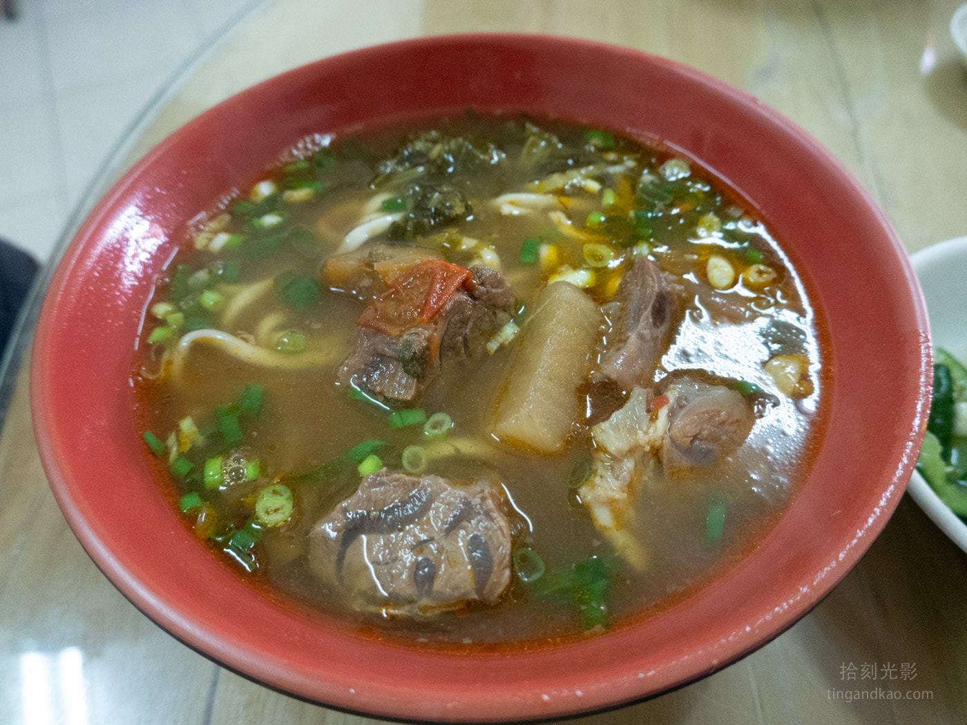 南投集集美食|在地人推薦!軍工廠旁限時阿霞牛肉麵,必吃滷味超銷魂 - 第11張圖