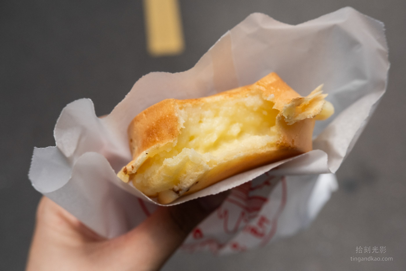 淡水老街美食 | 晴光紅豆餅 15元脆皮小點心 - 第8張圖