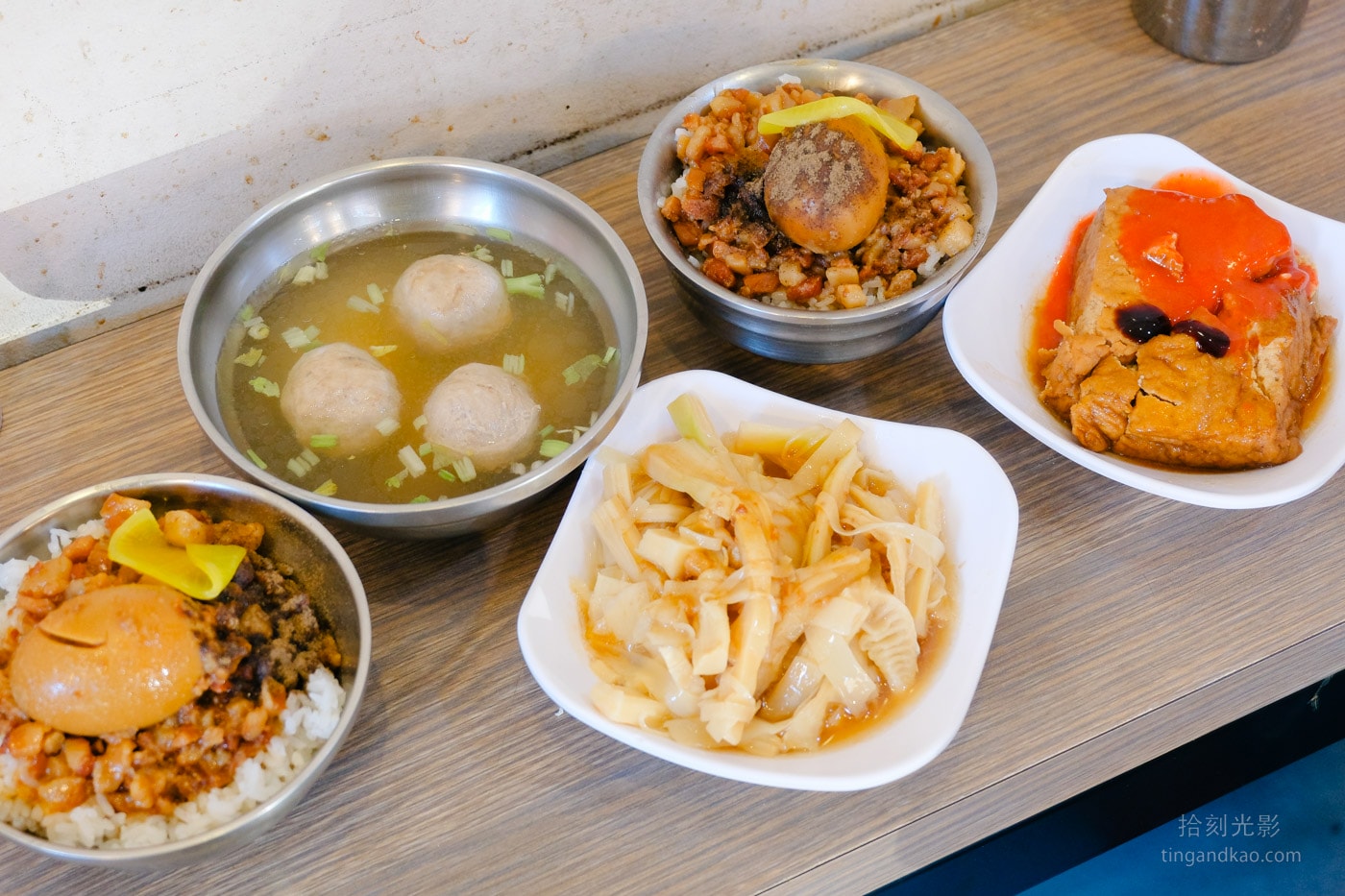 新竹城隍廟美食 | 阿富魯肉飯,深夜營業平價小吃