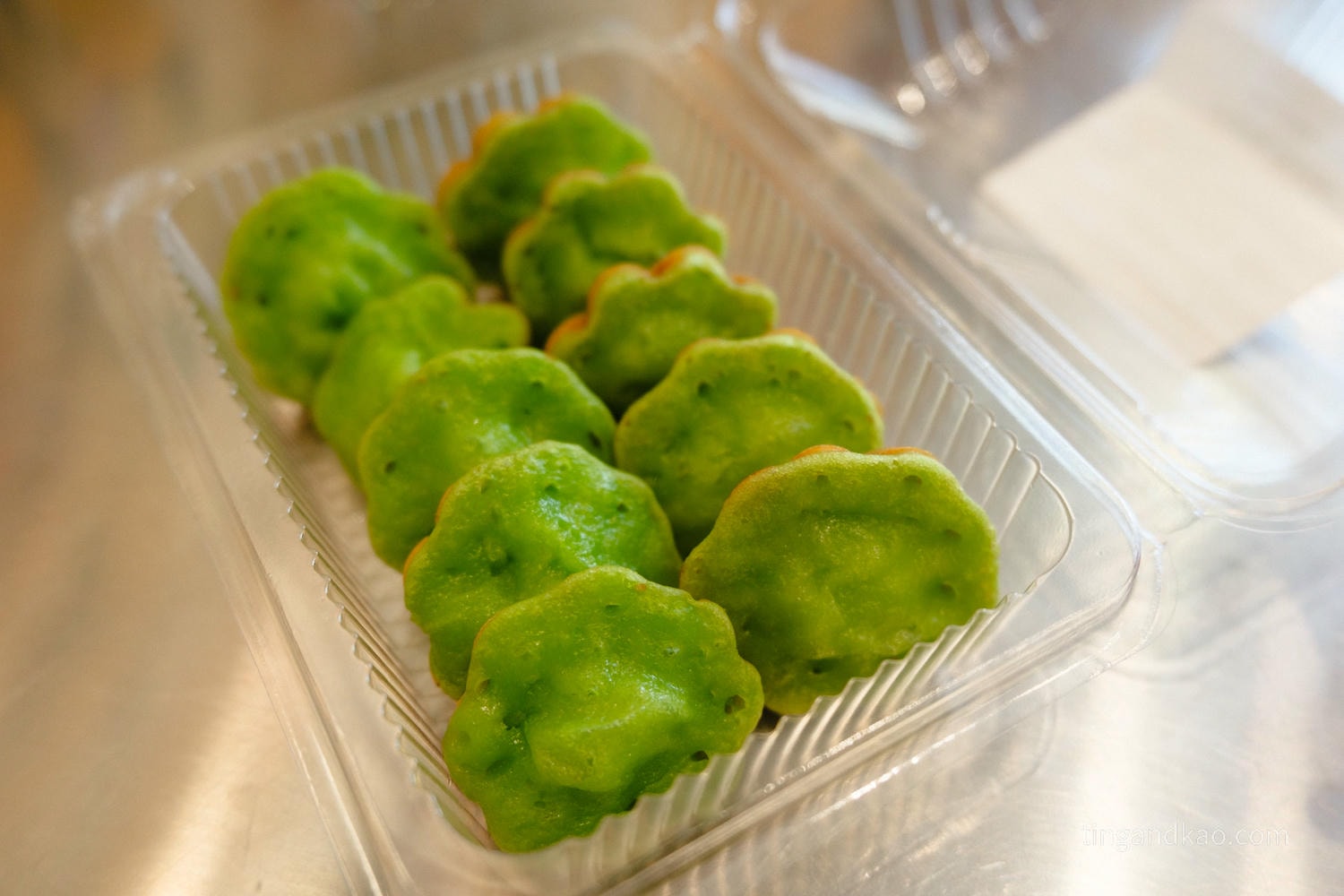 新竹美食|竹蓮寺對面的鮮奶茶:壽奶茶竹蓮店 - 第17張圖 新竹美食 壽奶茶竹蓮店 香蘭葉糕近照2