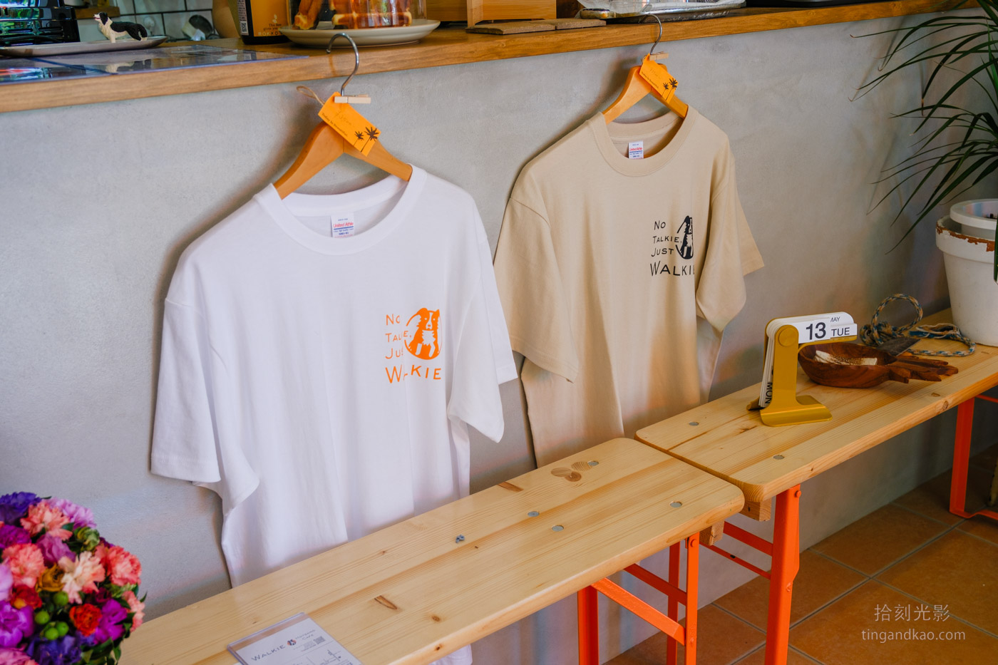 神戶北野|Walkie Hotsand Cafe:異人館旁的寵物友善咖啡廳 - 第10張圖 Walkie Hotsand Cafe 自製T-shirt
