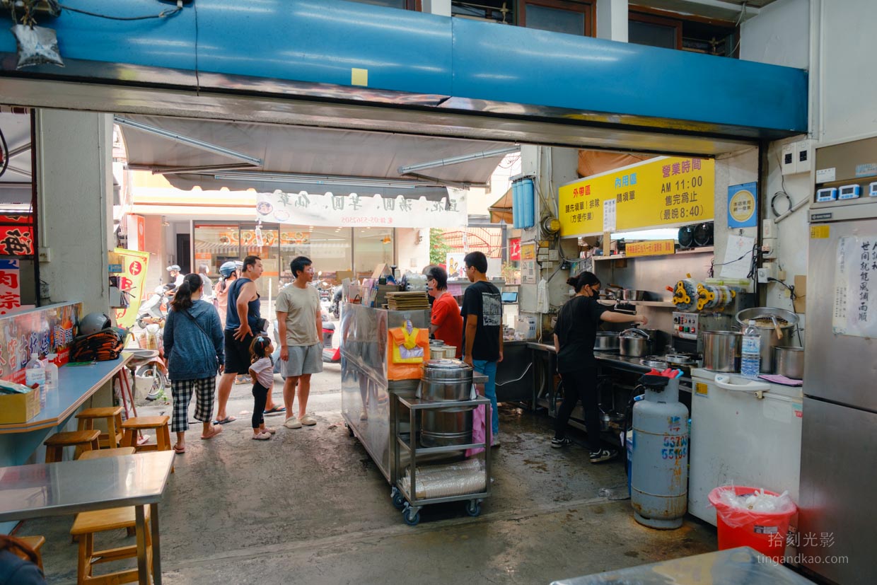 雲林斗六美食|古早味甜品 82 號豆花,太平老街旁的 30 年老店 - 第4張圖 82號豆花點餐櫃檯