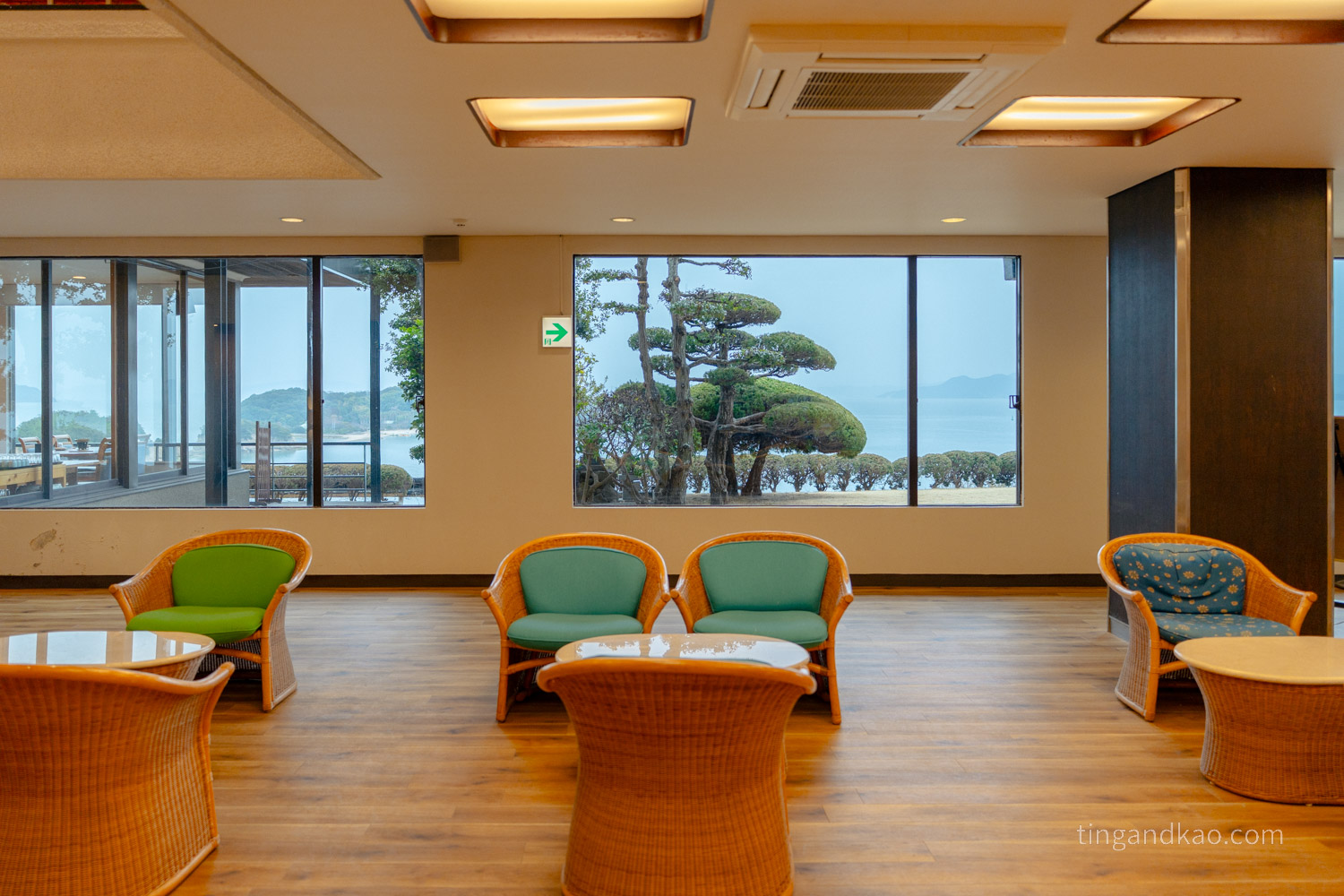 小豆島住宿推薦|天空飯店海廬:海景溫泉、一泊二食全紀錄 - 第30張圖 天空飯店 海廬 點心宵夜座位區