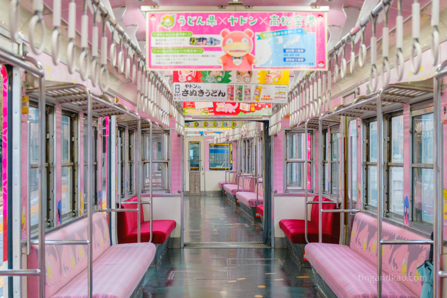 呆呆獸電車|香川琴電限定,從座椅到廣告全都是呆呆獸,超級療癒 - 第11張圖 呆呆獸電車粉色內裝