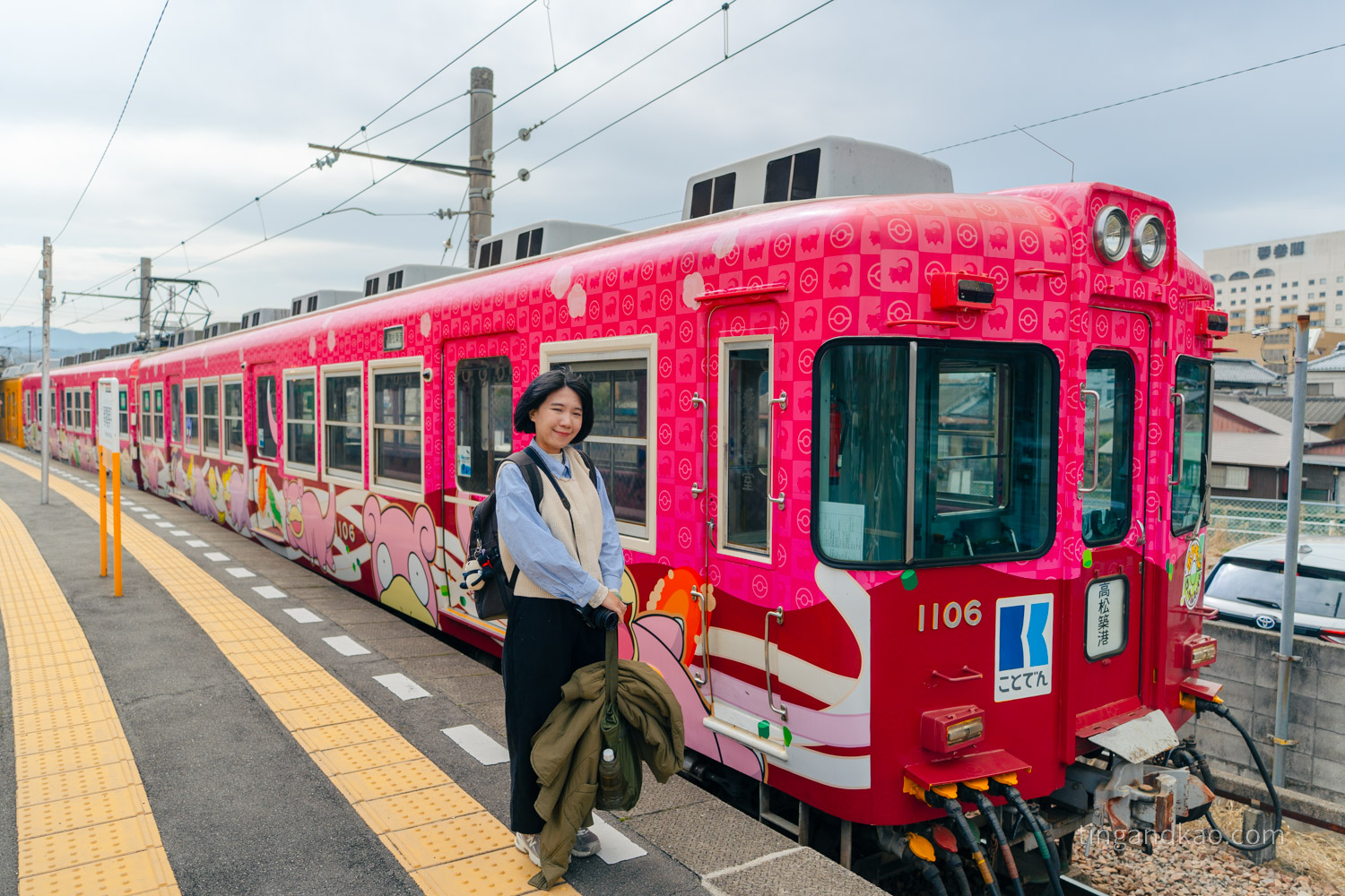 呆呆獸電車|香川琴電限定,從座椅到廣告全都是呆呆獸,超級療癒 - 第6張圖 和呆呆獸電車合影