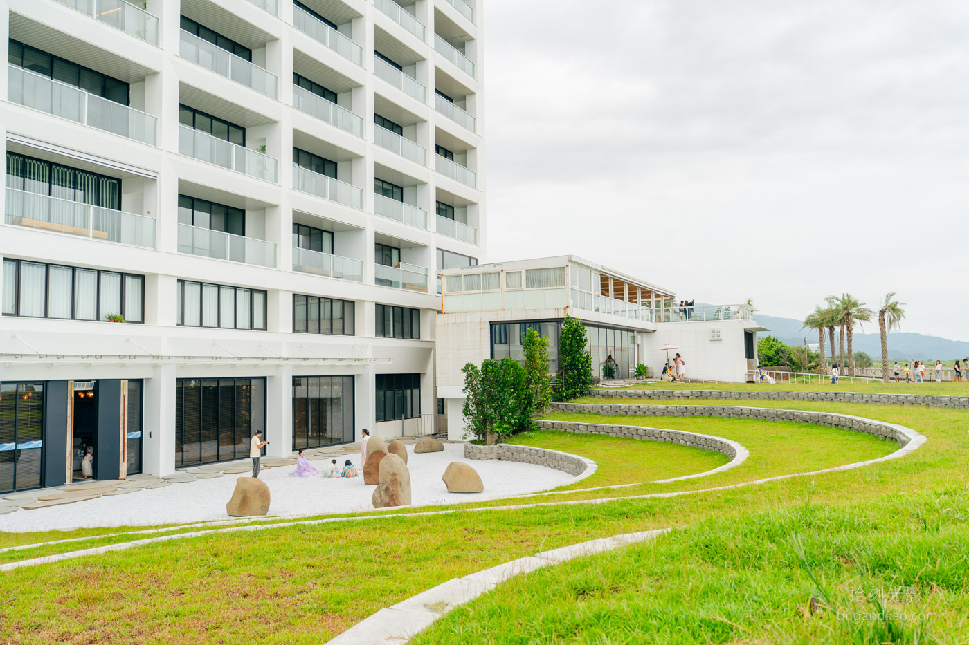 宜蘭頭城景觀咖啡廳推薦｜滿山望海，一邊喝咖啡一邊看海