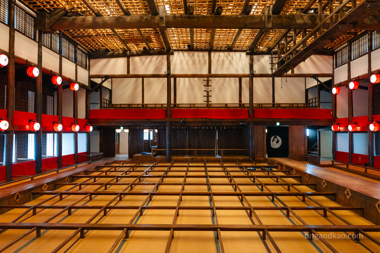 舊金毘羅大劇場|走進金丸座,來一場穿越江戶時代的劇場小旅行 - 第18張圖 舊金毘羅大劇場劇場座位