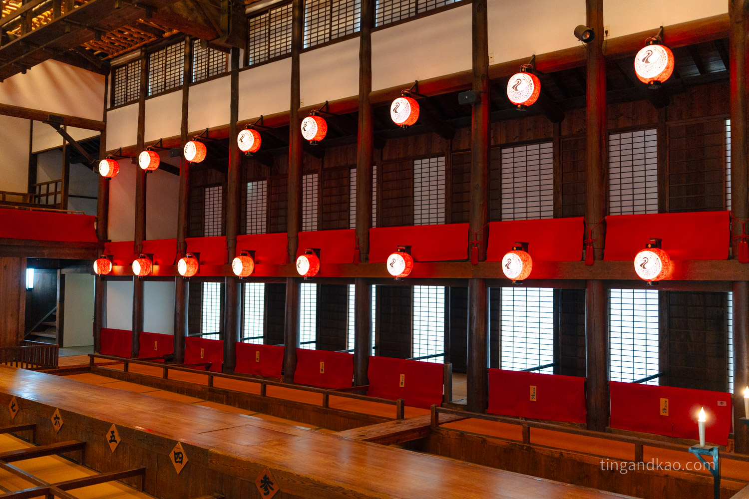 舊金毘羅大劇場|走進金丸座,來一場穿越江戶時代的劇場小旅行 - 第19張圖 舊金毘羅大劇場花道