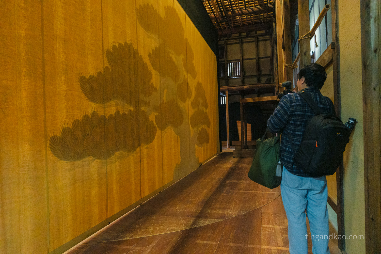 舊金毘羅大劇場|走進金丸座,來一場穿越江戶時代的劇場小旅行 - 第26張圖 舊金毘羅大劇場舞台背景