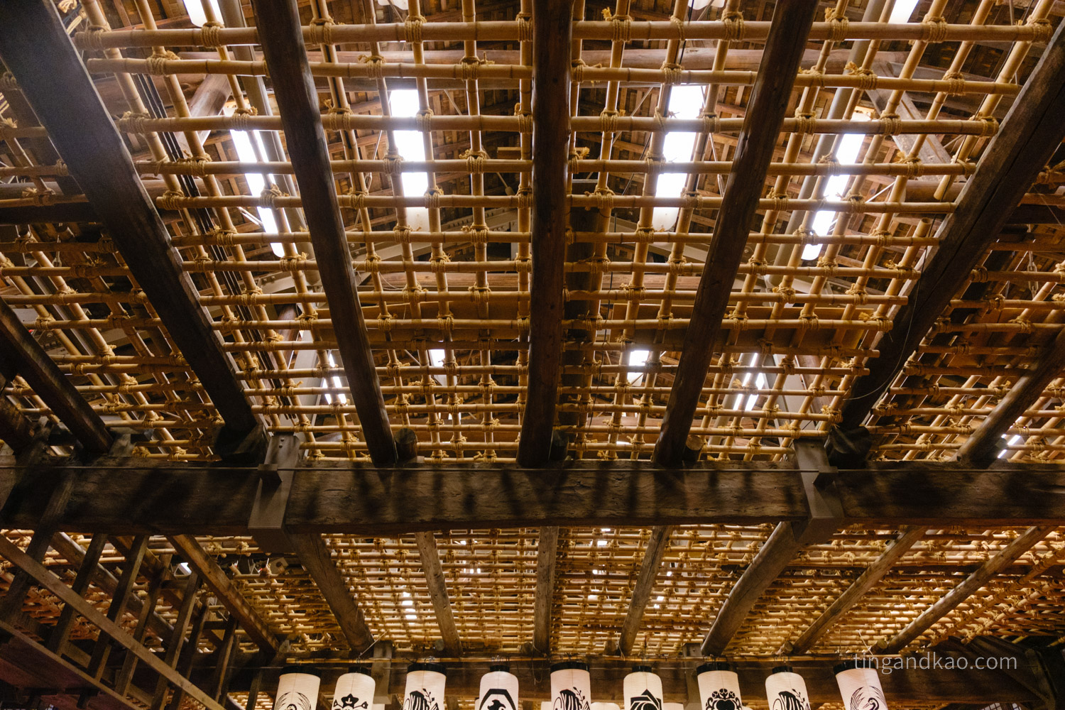 舊金毘羅大劇場|走進金丸座,來一場穿越江戶時代的劇場小旅行 - 第45張圖 舊金毘羅大劇場葡萄棚