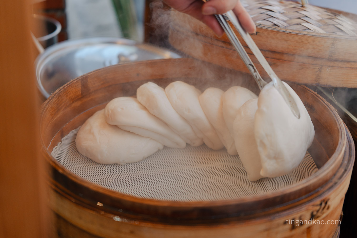 【台北大同區】永樂市場刈包 × 油飯屋台｜大稻埕必吃在地小吃