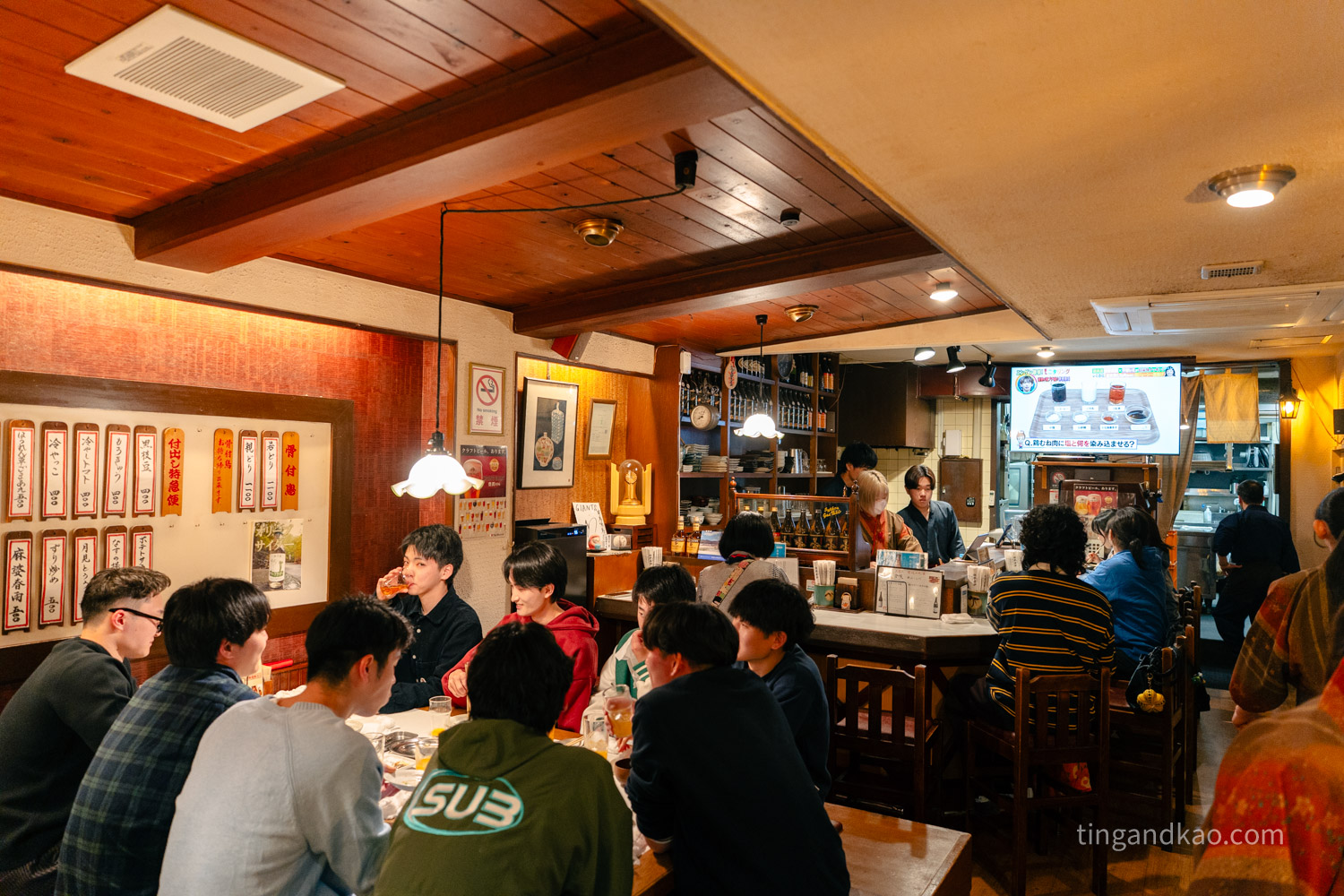 高松美食|骨付鳥 寄鳥味鳥,兵庫町商店街人氣居酒屋,骨付鳥菜單全攻略 - 第6張圖 骨付鳥 寄鳥味鳥店內環境